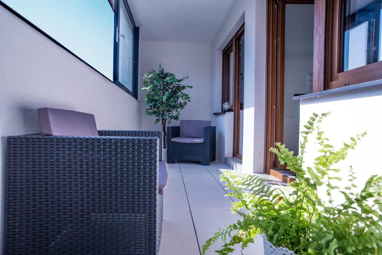 Apartment In The City Center Wrocław Exteriör bild